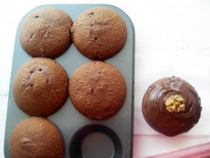 Шоколадное печенье с имбирем и орехами